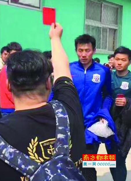 揉我胸啊嗯～下面出水
