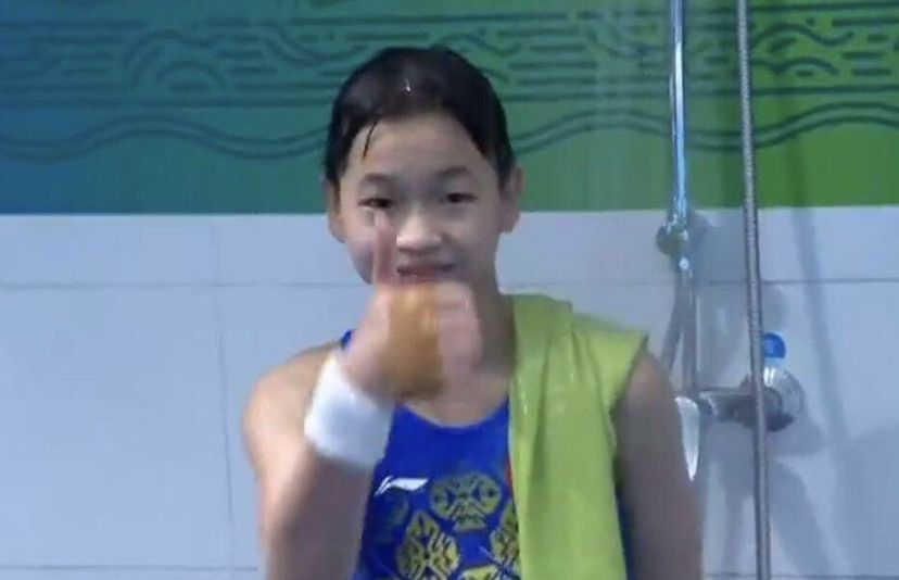 两个小婕子跟我做受hd