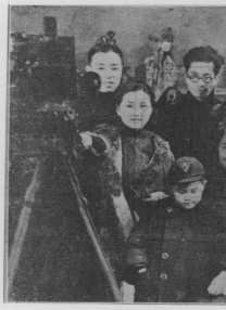 少妇荡乳情欲办公室激情视频